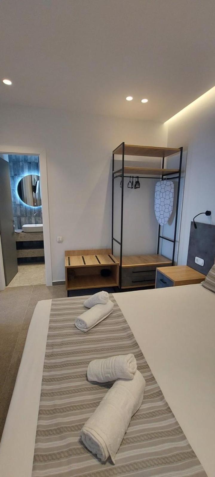 Enalia Luxury Living Daire Nikiti  Dış mekan fotoğraf